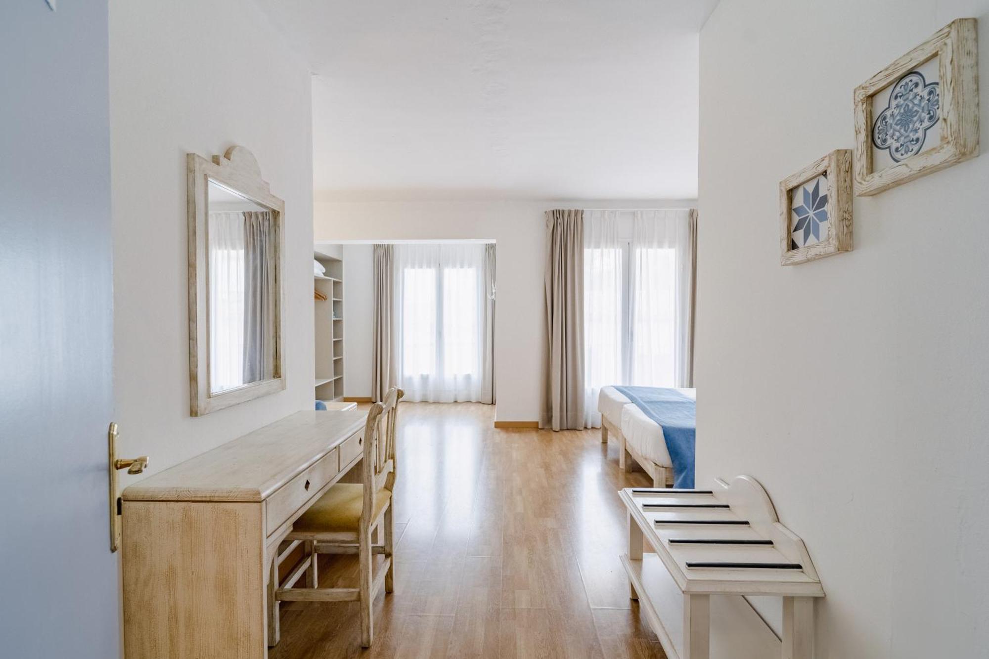 Hostal Hpc Porto Colom Zewnętrze zdjęcie