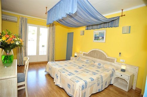 Hostal Hpc Porto Colom Zewnętrze zdjęcie